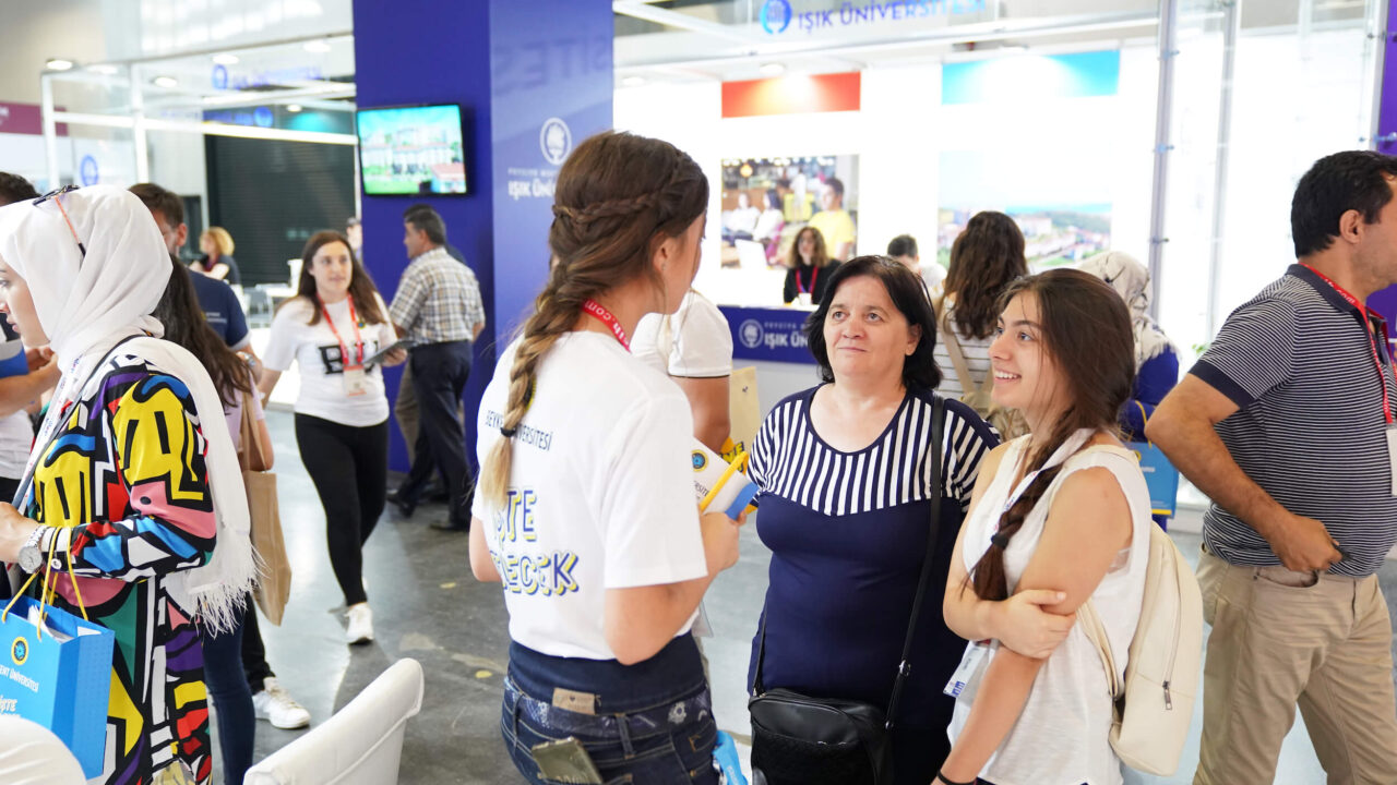 University fair students at booths